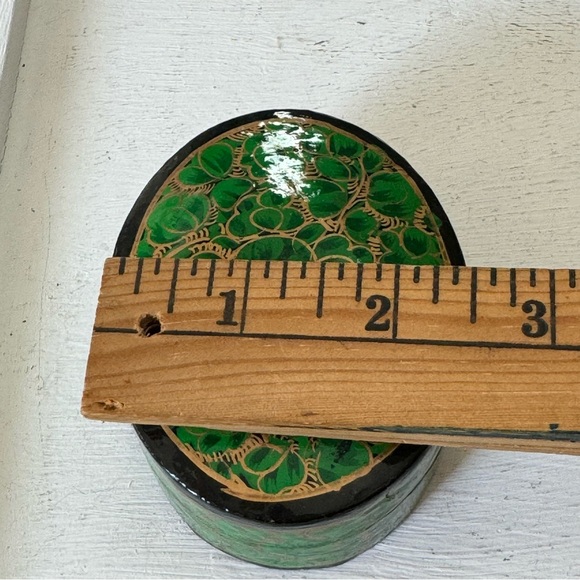 The India Craft House Kashmiri Art Paper Mache & Wood Round Trinket Box Vintage - Picture 13 of 13